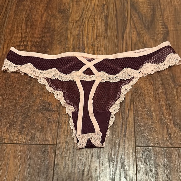 NWT- Victoria’s Secret Thong- Small - Picture 3 of 6